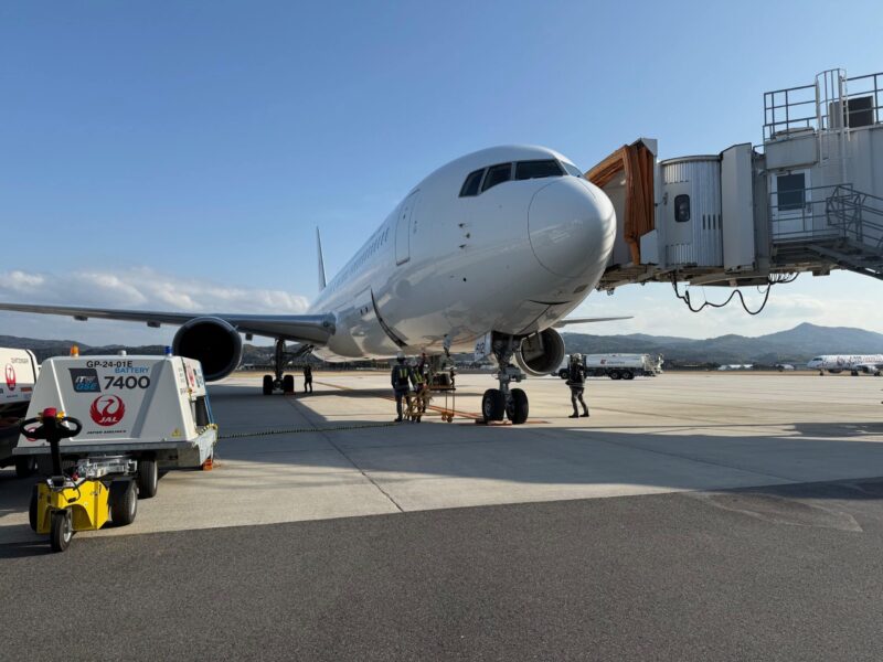 ITW GSE 7400 eGPU – Isumo Airport, Japan