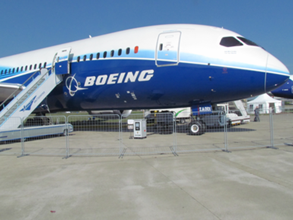 AXA_400_Hz_Supplying_Dreamliner.png